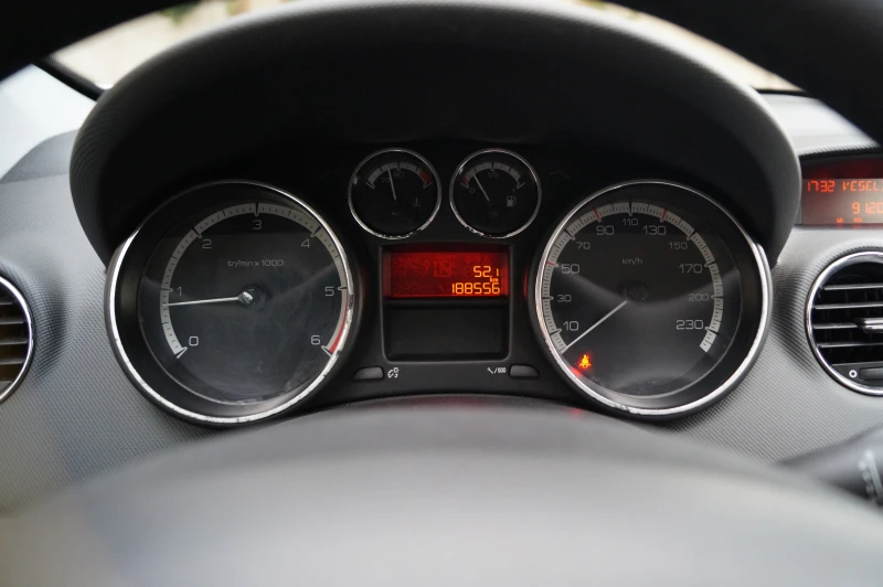 Peugeot 308 SW, снимка 12 - Автомобили и джипове - 51487868