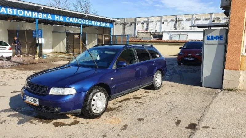 Audi A4 Комби, снимка 3 - Автомобили и джипове - 52682300