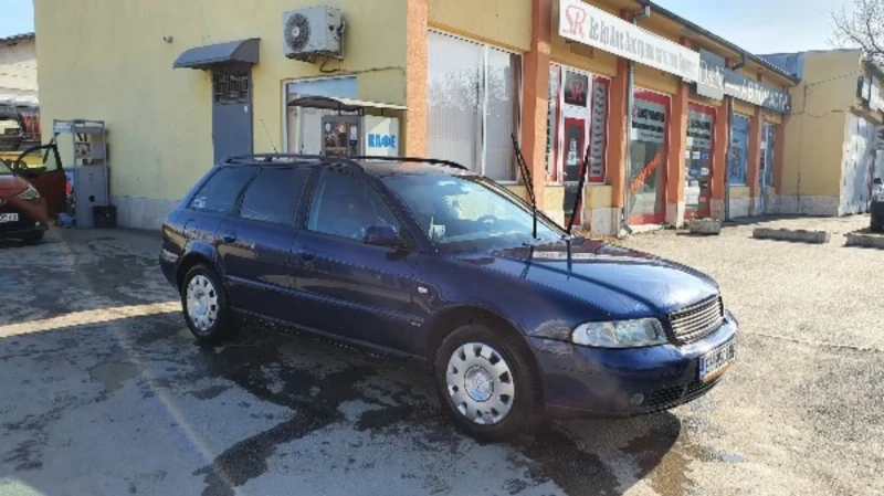 Audi A4 Комби, снимка 4 - Автомобили и джипове - 52682300