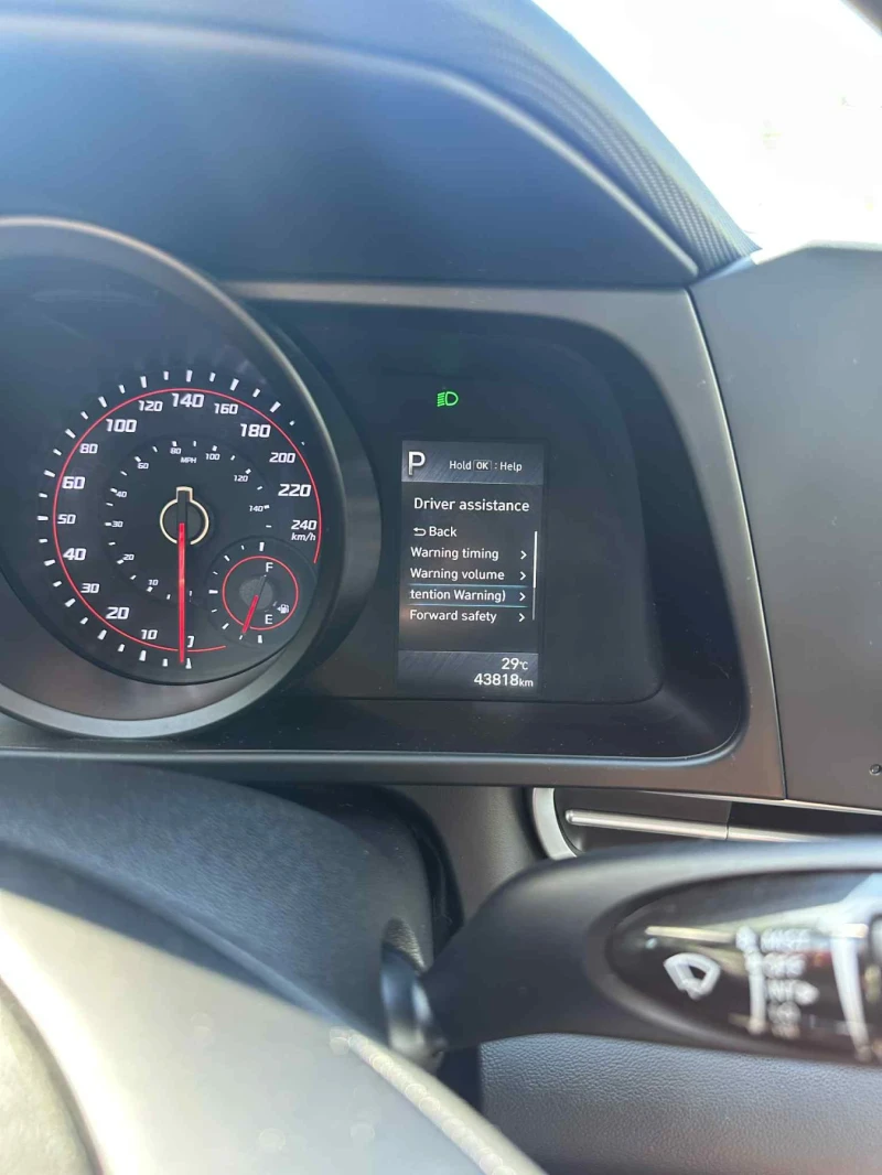 Hyundai Elantra, снимка 10 - Автомобили и джипове - 51539911