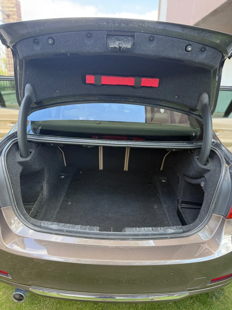 BMW 320 320d xDrive, снимка 12 - Автомобили и джипове - 52449509