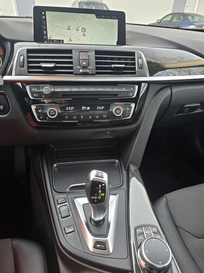 BMW 330 e iPerformance, снимка 16 - Автомобили и джипове - 52631764