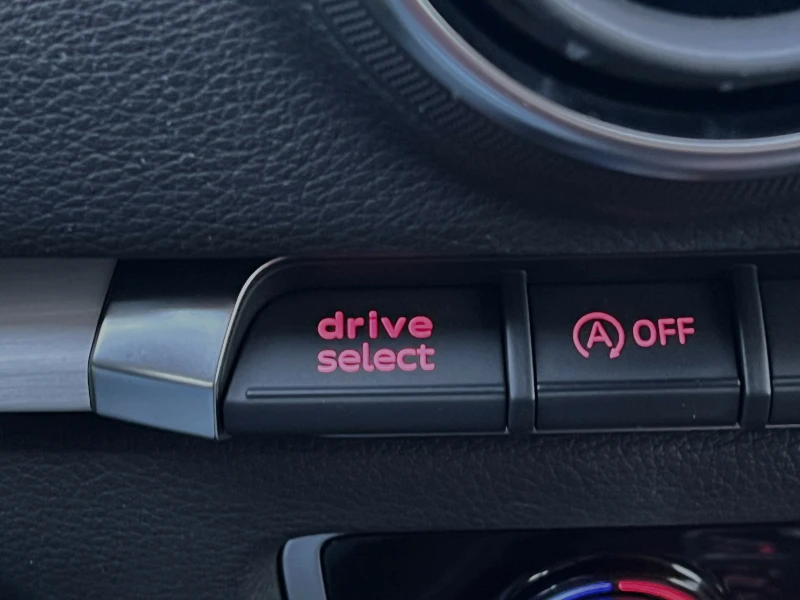 Audi A3 2.0TDi S-Line Автоматик ПРОЧЕТИ ОПИСАНИЕТО, снимка 14 - Автомобили и джипове - 52760421