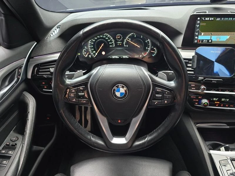 BMW 520 520d M Sport package| 187к.с., снимка 13 - Автомобили и джипове - 55804020