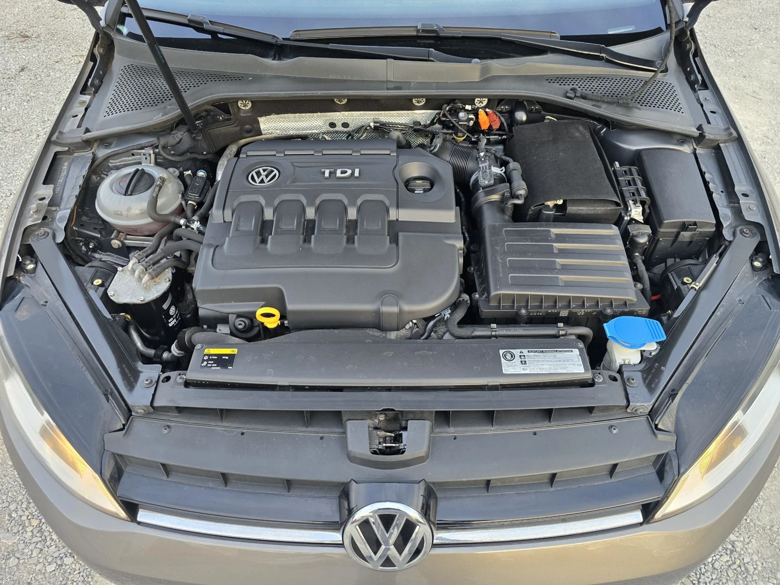 VW Golf 1.6 TDI 90 К.С. НАВИ / КЛИМА | Mobile.bg — изображение 17