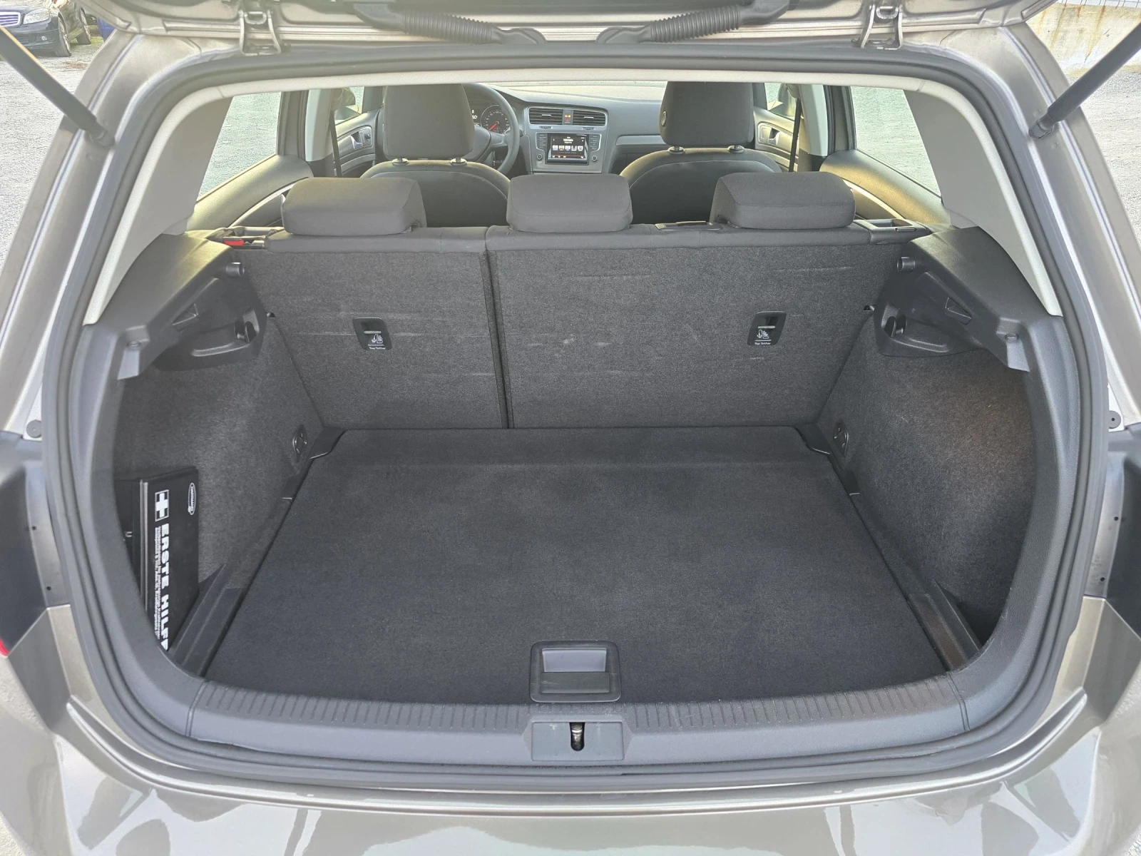 VW Golf 1.6 TDI 90 К.С. НАВИ / КЛИМА | Mobile.bg — изображение 16