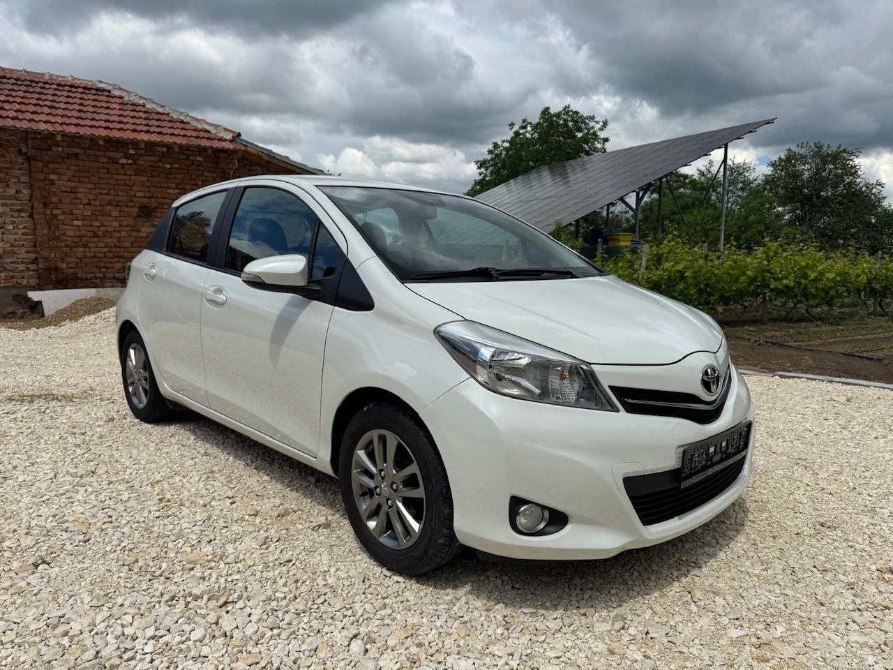 Toyota Yaris 1.33i Sport/ Бяла перла - изображение 7