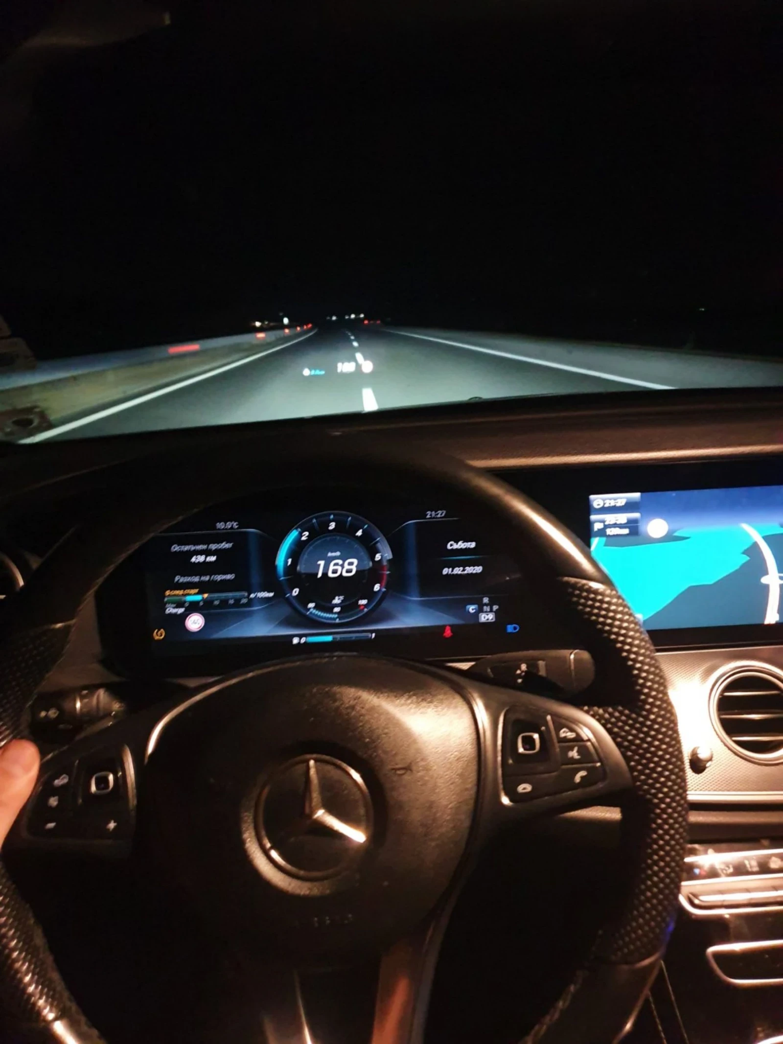 Mercedes-Benz E 220  - изображение 2