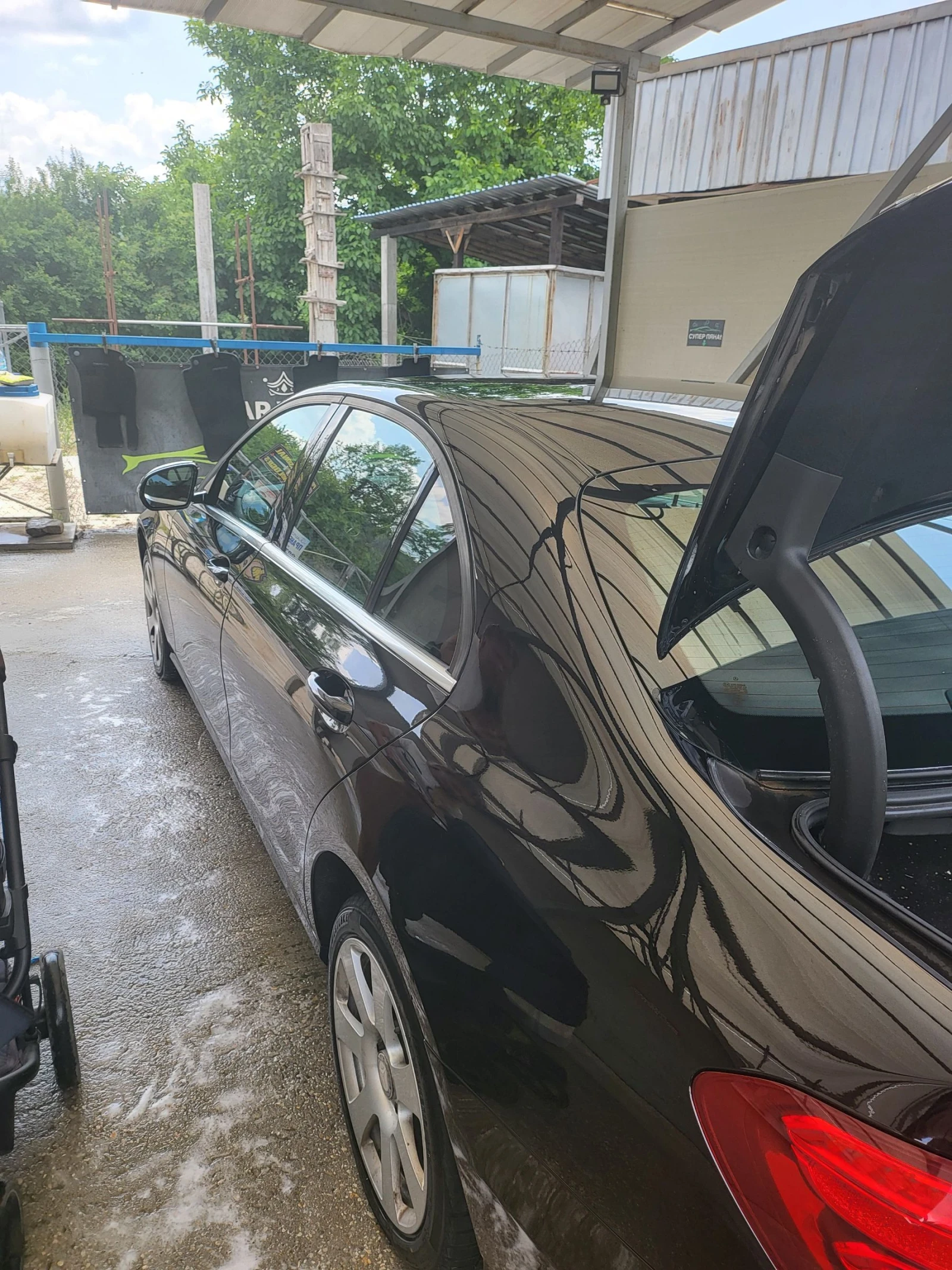Mercedes-Benz E 220  - изображение 10
