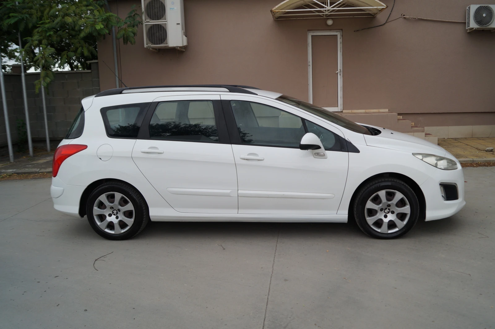 Peugeot 308 SW - изображение 2