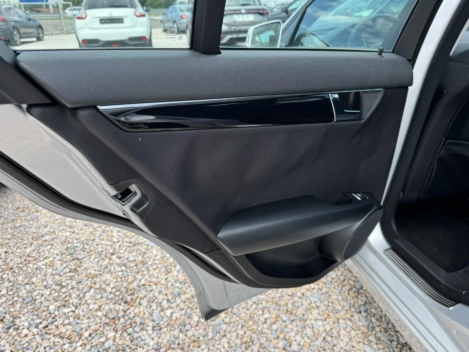Mercedes-Benz C 200 2.2CDI, снимка 7 - Автомобили и джипове - 52444959