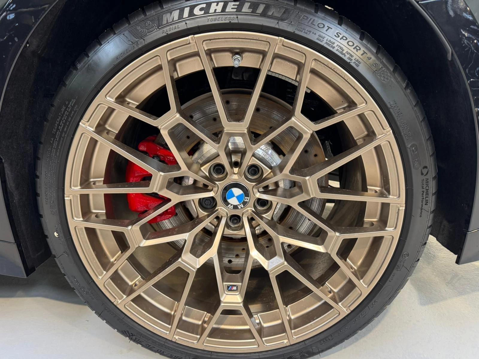 BMW M4 CS xDrive - изображение 4