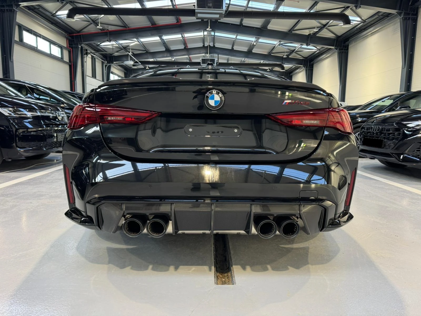 BMW M4 CS xDrive - изображение 6