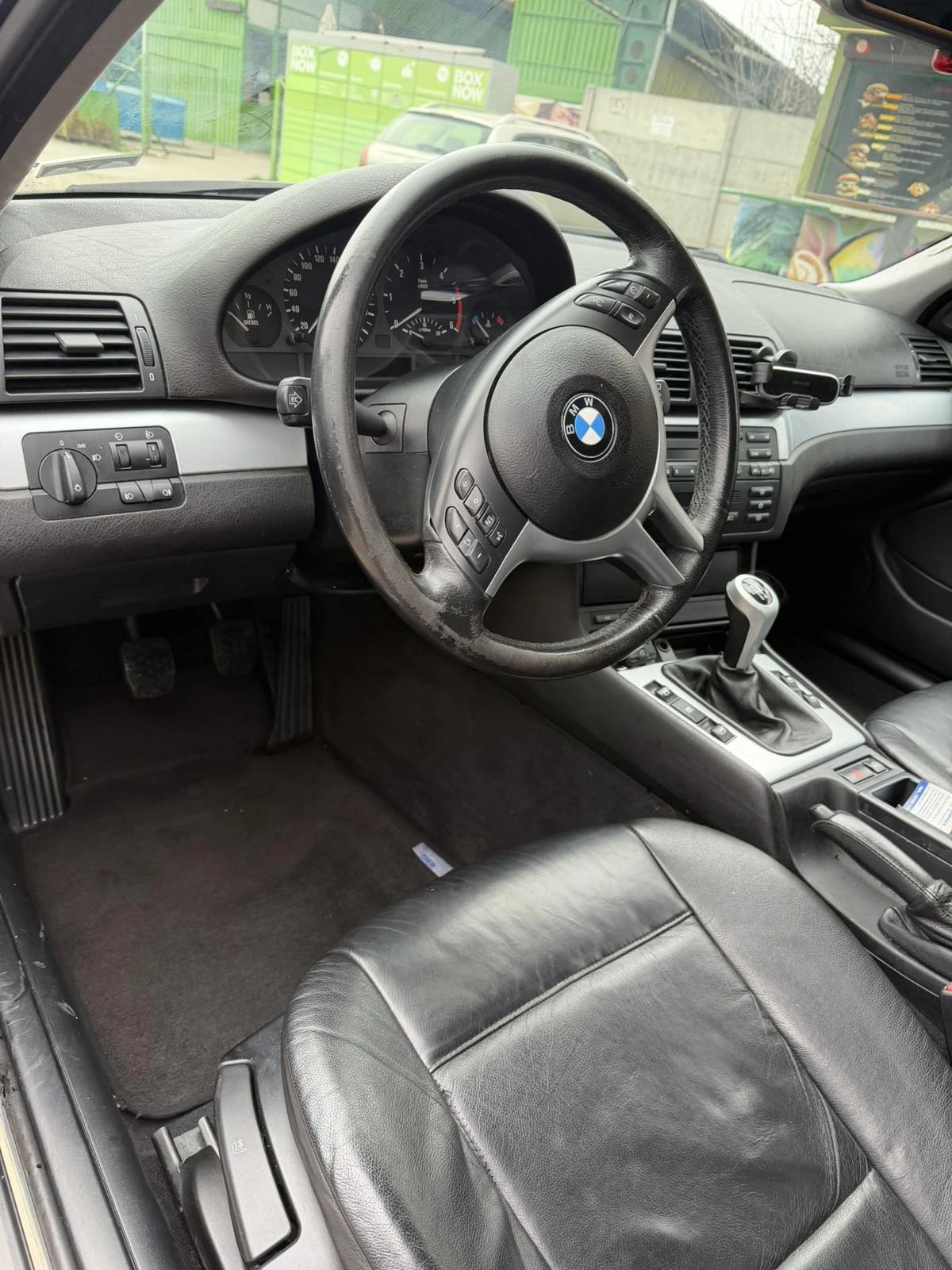 BMW 330, снимка 9 - Автомобили и джипове - 53890235