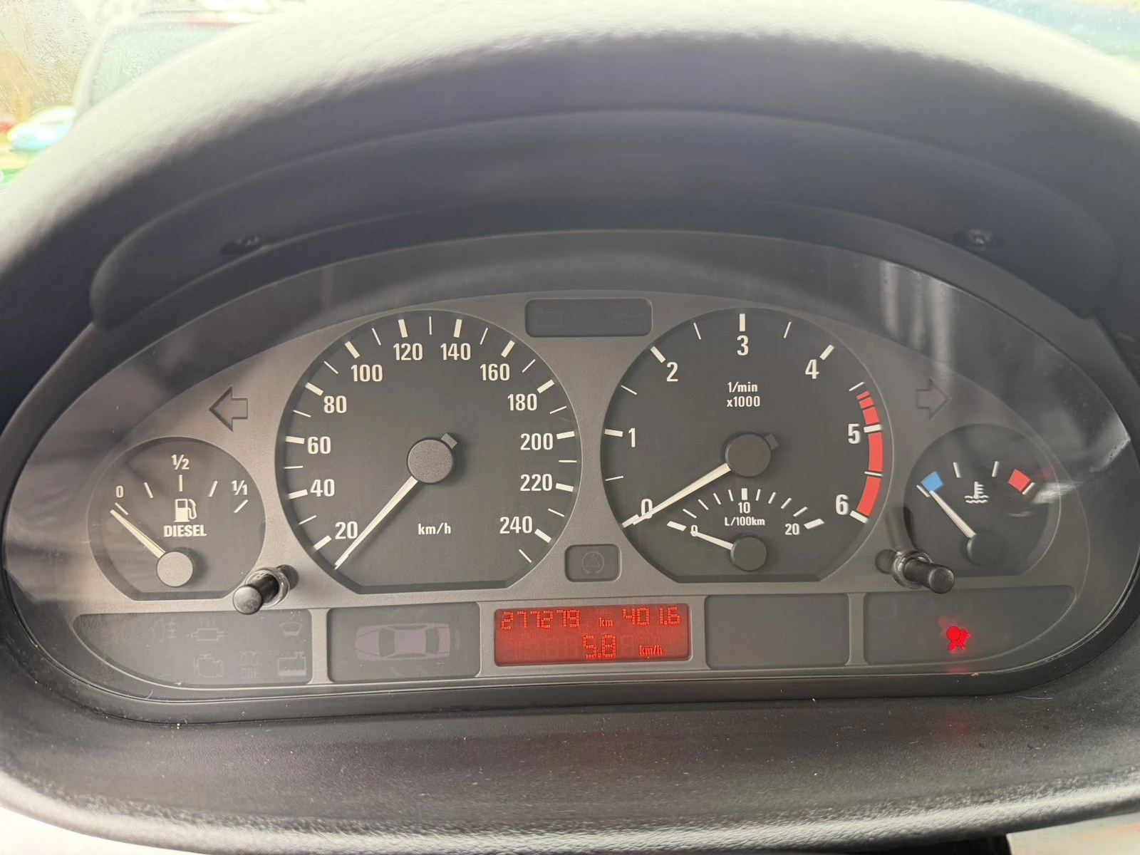 BMW 330, снимка 12 - Автомобили и джипове - 53890235