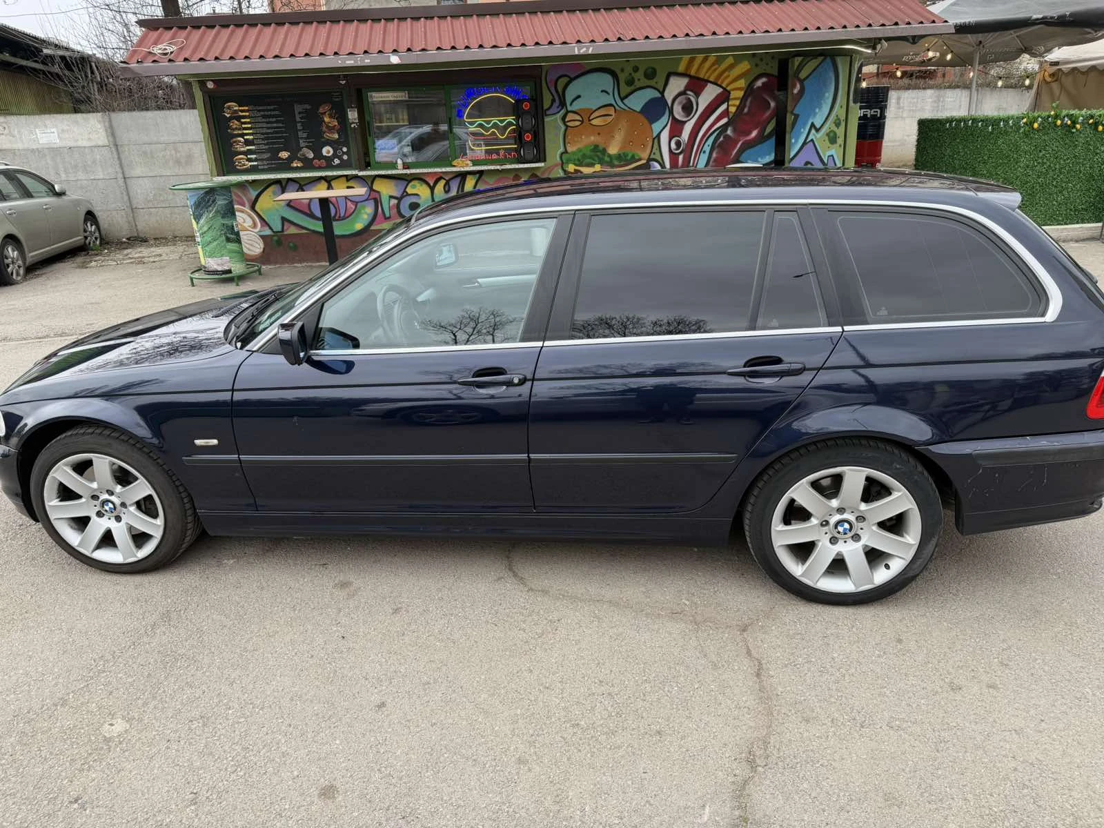 BMW 330, снимка 4 - Автомобили и джипове - 53890235