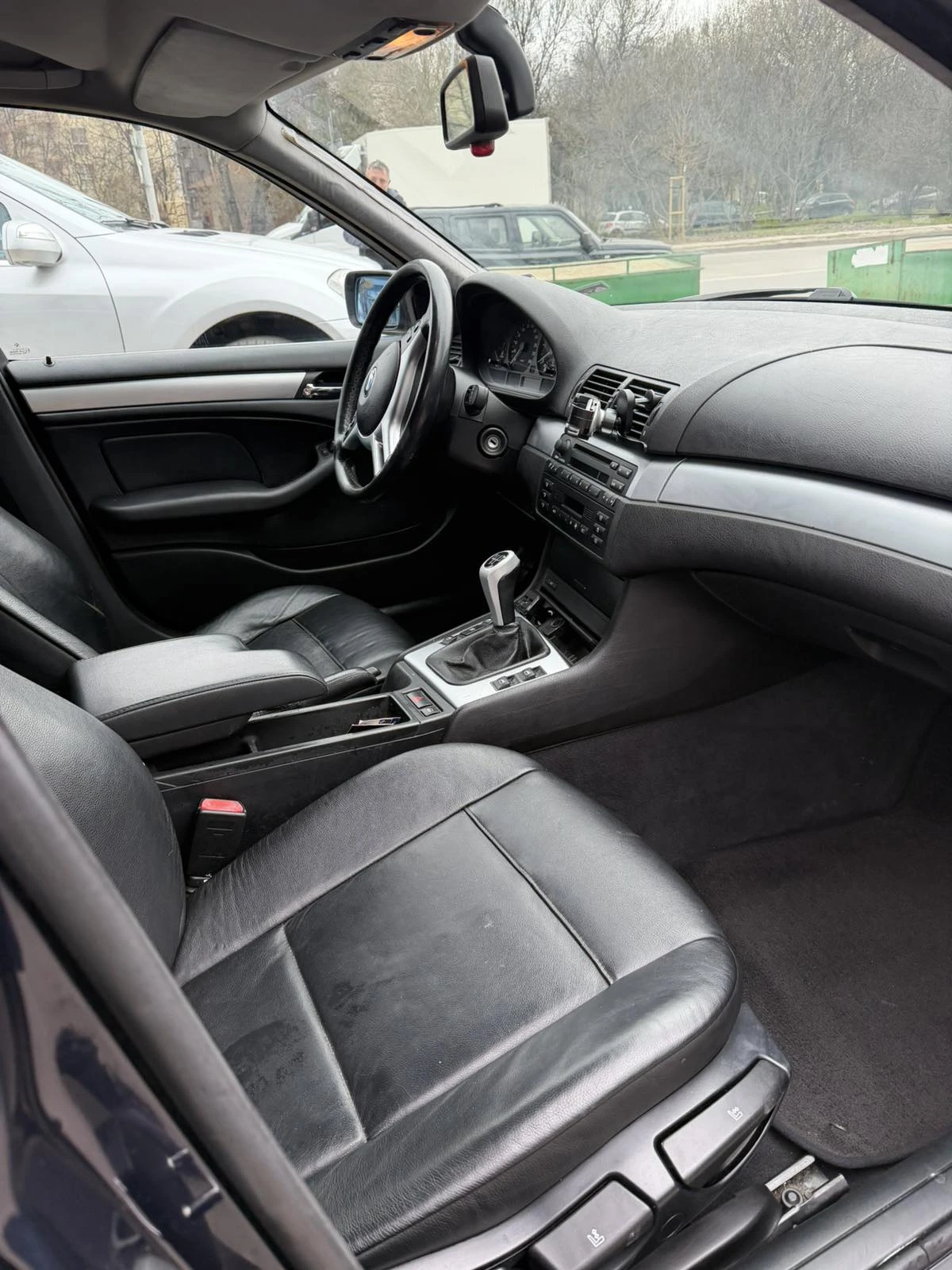 BMW 330, снимка 10 - Автомобили и джипове - 53890235