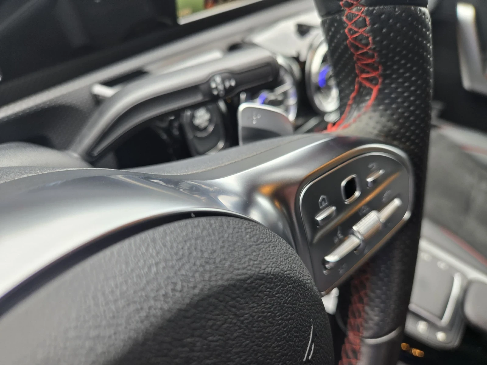 Mercedes-Benz A 250 AMG Plug-in хибрид, снимка 16 - Автомобили и джипове - 54030222