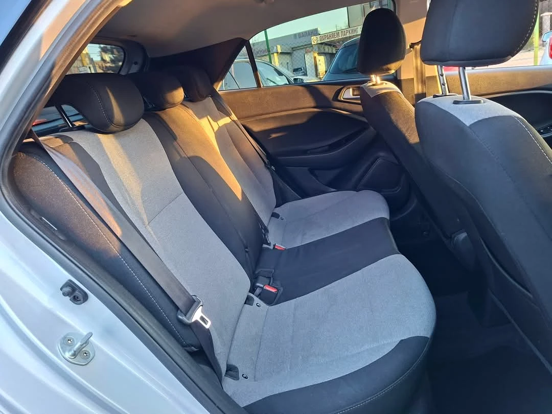 Hyundai I20 1.1CRDI* 6-Speed* 36м. х 185EUR.* , снимка 13 - Автомобили и джипове - 54031677