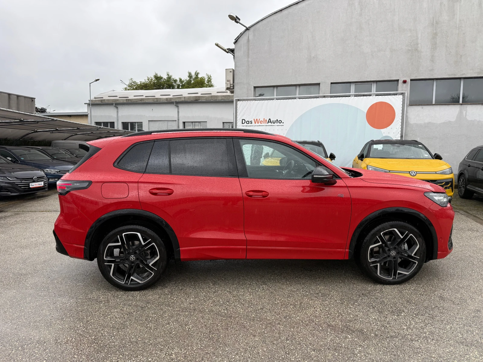 VW Tiguan R-line Plus 4 Motion  2, 0 TDI 193 k.c 7DSG, снимка 3 - Автомобили и джипове - 54219191