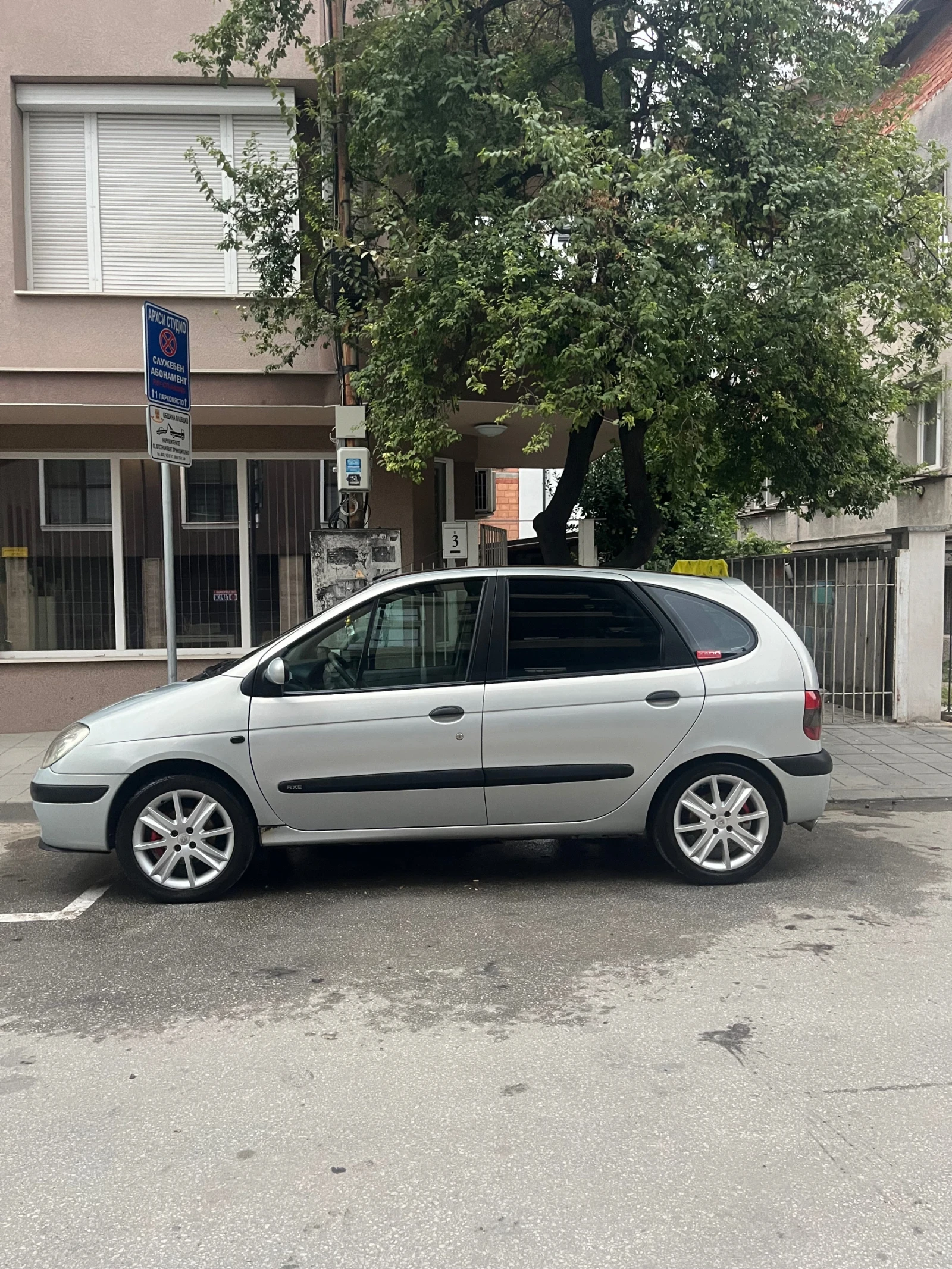 Renault Scenic, снимка 4 - Автомобили и джипове - 54392609