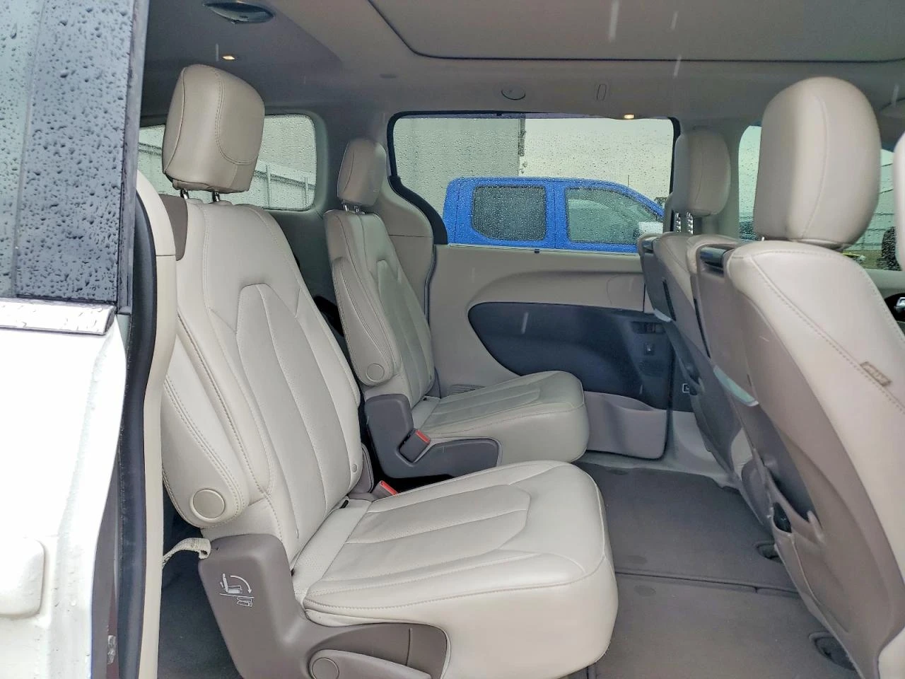 Chrysler Pacifica 3.6l Touring L, снимка 11 - Автомобили и джипове - 54882356