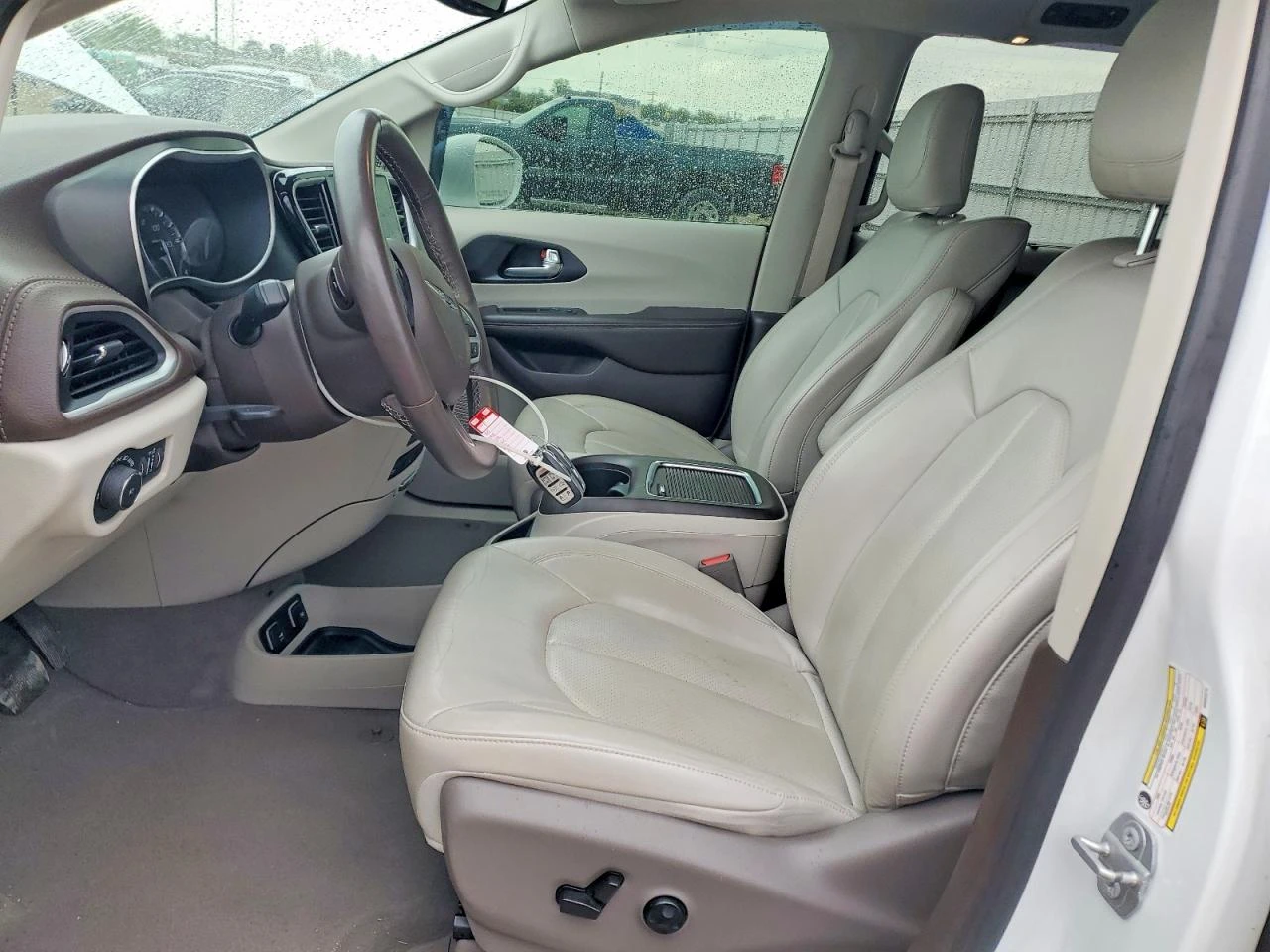 Chrysler Pacifica 3.6l Touring L, снимка 7 - Автомобили и джипове - 54882356