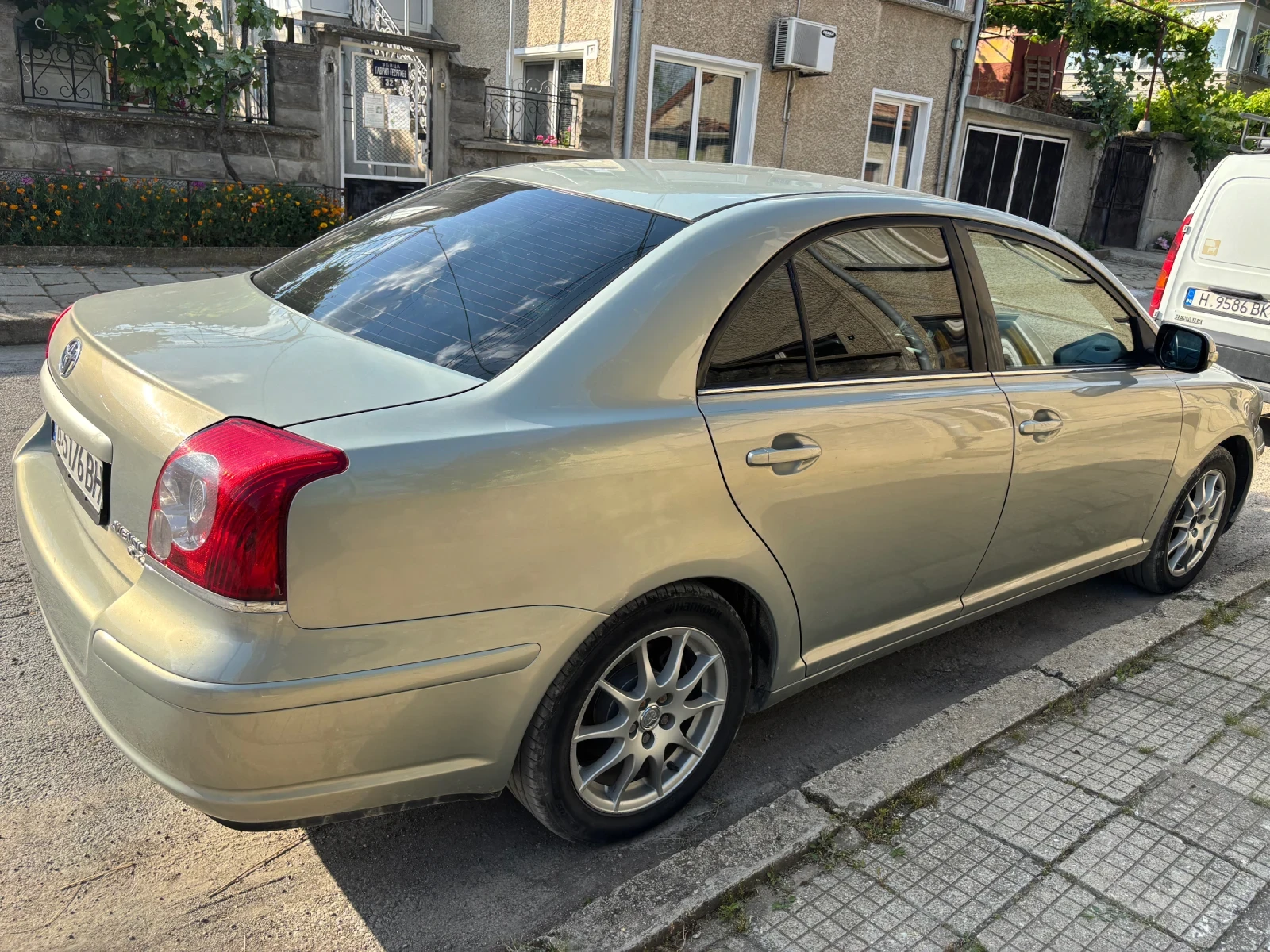 Toyota Avensis 2.0D4D, снимка 5 - Автомобили и джипове - 54892617
