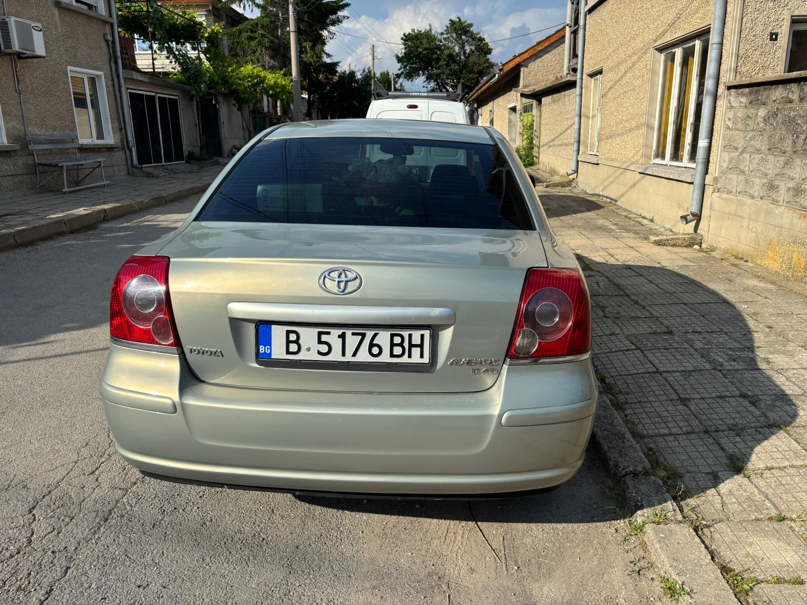 Toyota Avensis 2.0D4D, снимка 4 - Автомобили и джипове - 54892617
