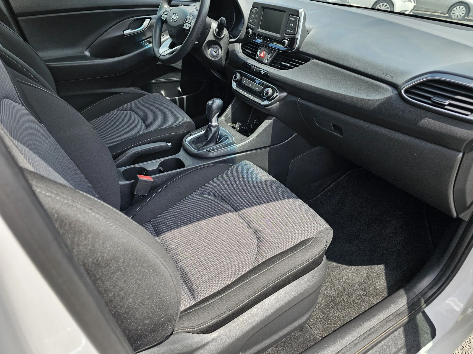 Hyundai I30 1.4   100ps | Mobile.bg � ����������� 16