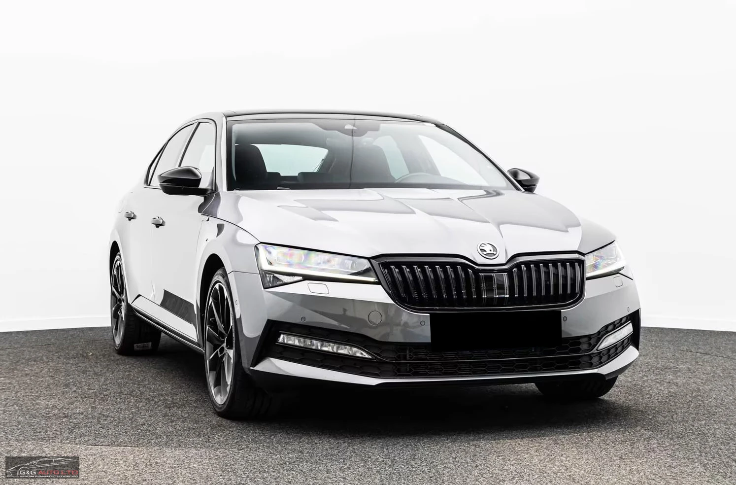Skoda Superb 2.0/200HP/SPORTLINE/4X4/PANO/ACC/KLESS/360/576z, снимка 6 - Автомобили и джипове - 55223185