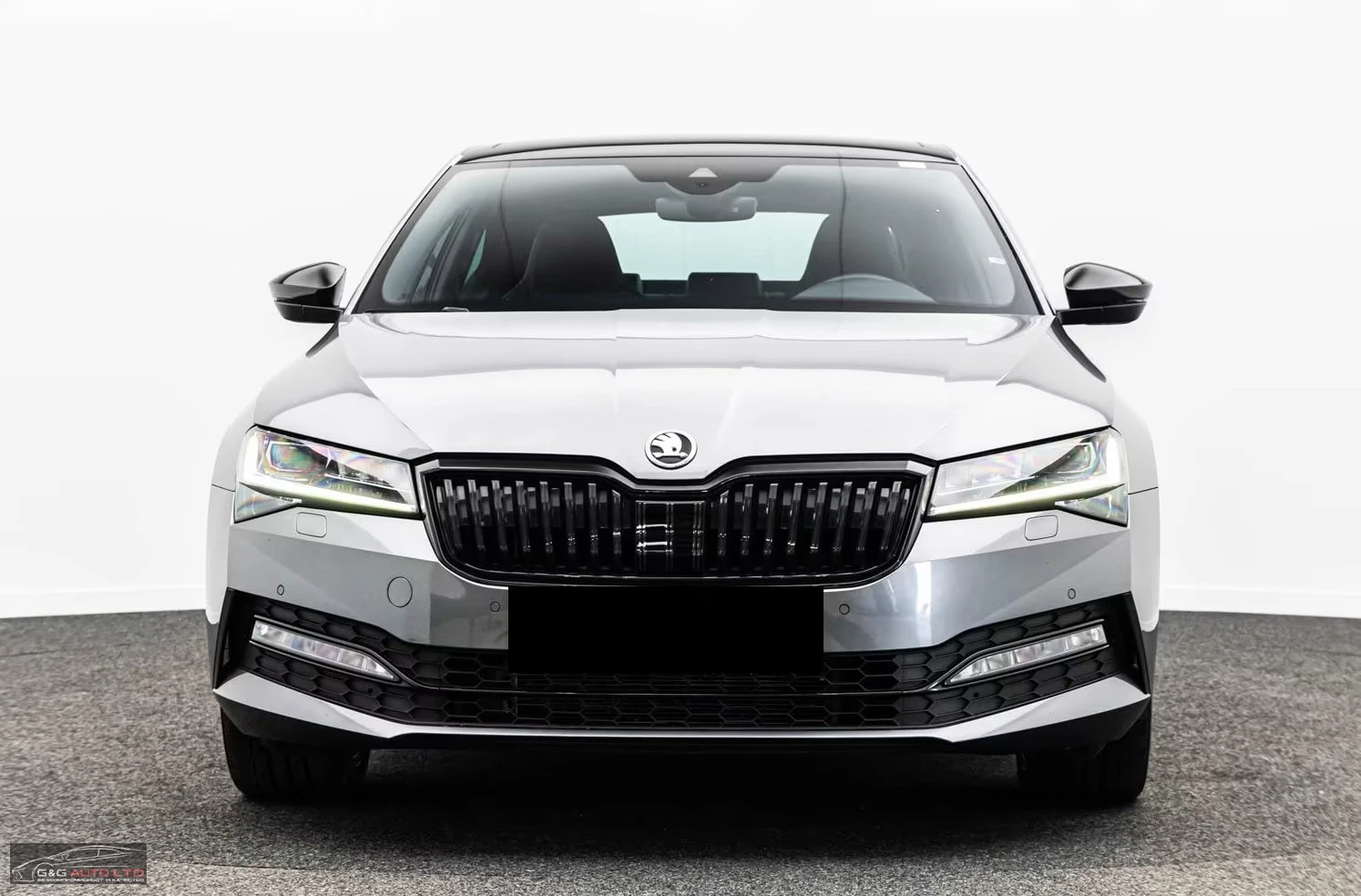 Skoda Superb 2.0/200HP/SPORTLINE/4X4/PANO/ACC/KLESS/360/576z, снимка 2 - Автомобили и джипове - 55223185