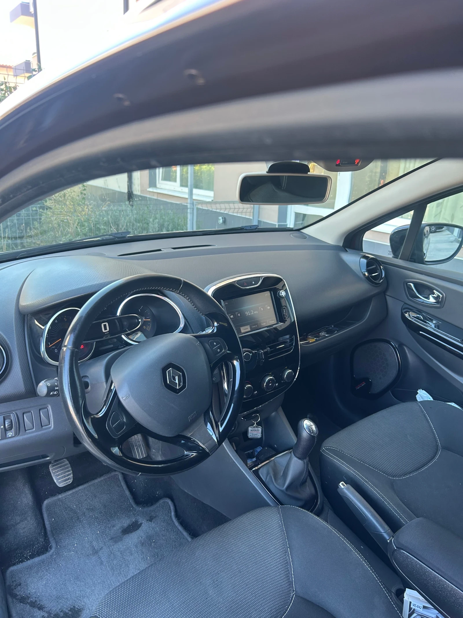 Renault Clio, снимка 9 - Автомобили и джипове - 55770965