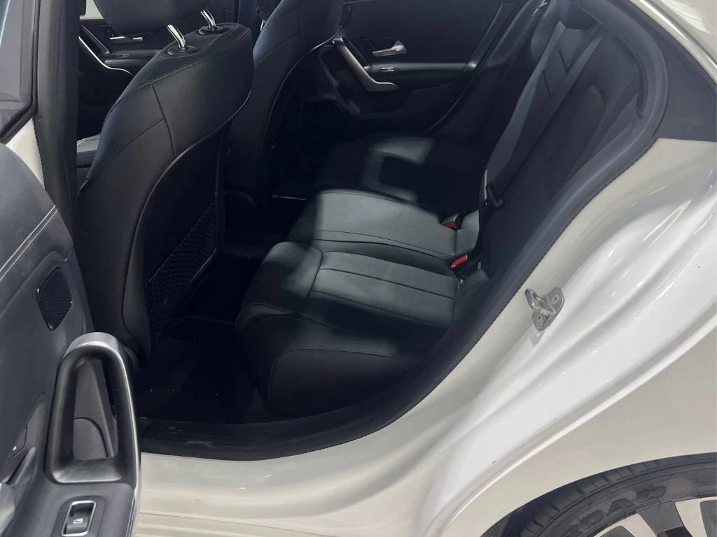 Mercedes-Benz CLA 250 4MATIC | CARFAX | АВТОКРЕДИТ БЕЗ ПЪРВОНАЧАЛНА, снимка 13 - Автомобили и джипове - 56060160