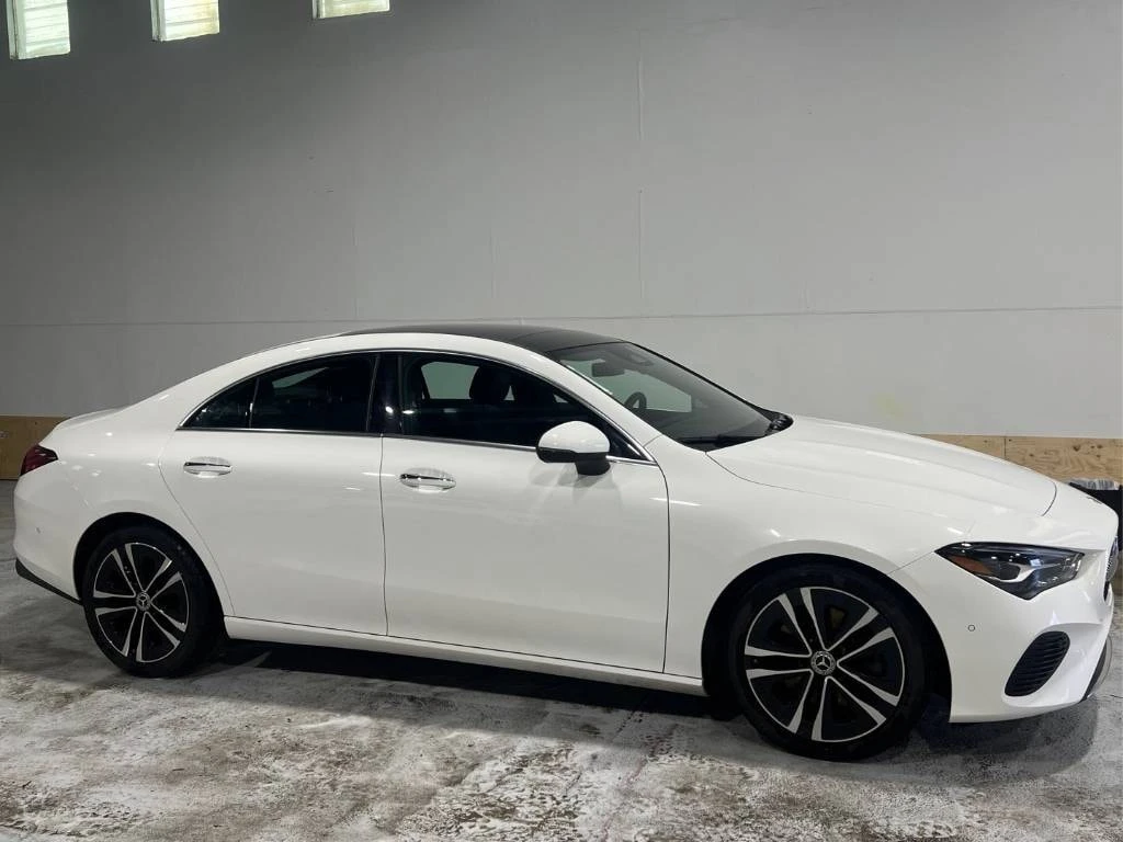 Mercedes-Benz CLA 250 4MATIC | CARFAX | АВТОКРЕДИТ БЕЗ ПЪРВОНАЧАЛНА, снимка 2 - Автомобили и джипове - 56060160