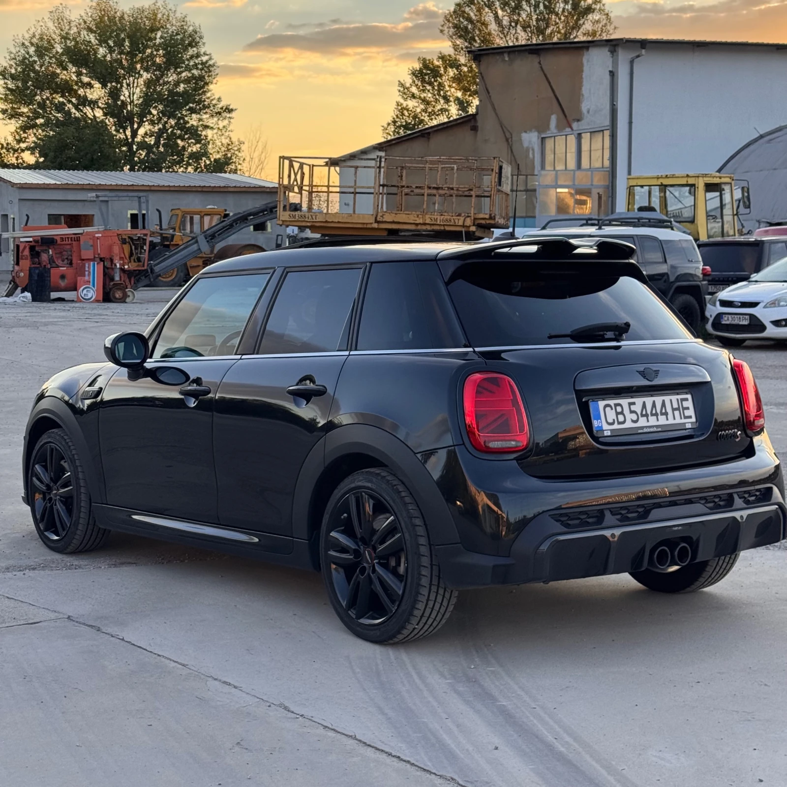 Mini Cooper s 2.0 Turbo JCW| Harman/Kardon| Head Up, снимка 4 - Автомобили и джипове - 56155967