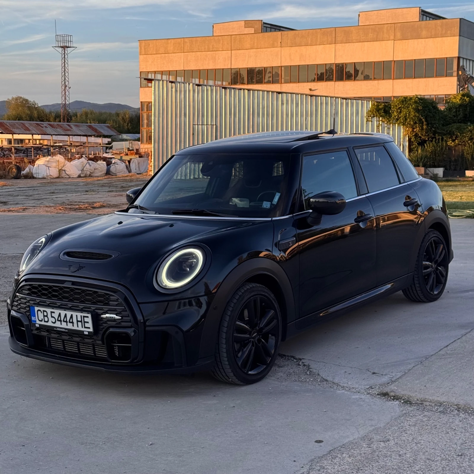 Mini Cooper s 2.0 Turbo JCW| Harman/Kardon| Head Up, снимка 3 - Автомобили и джипове - 56155967