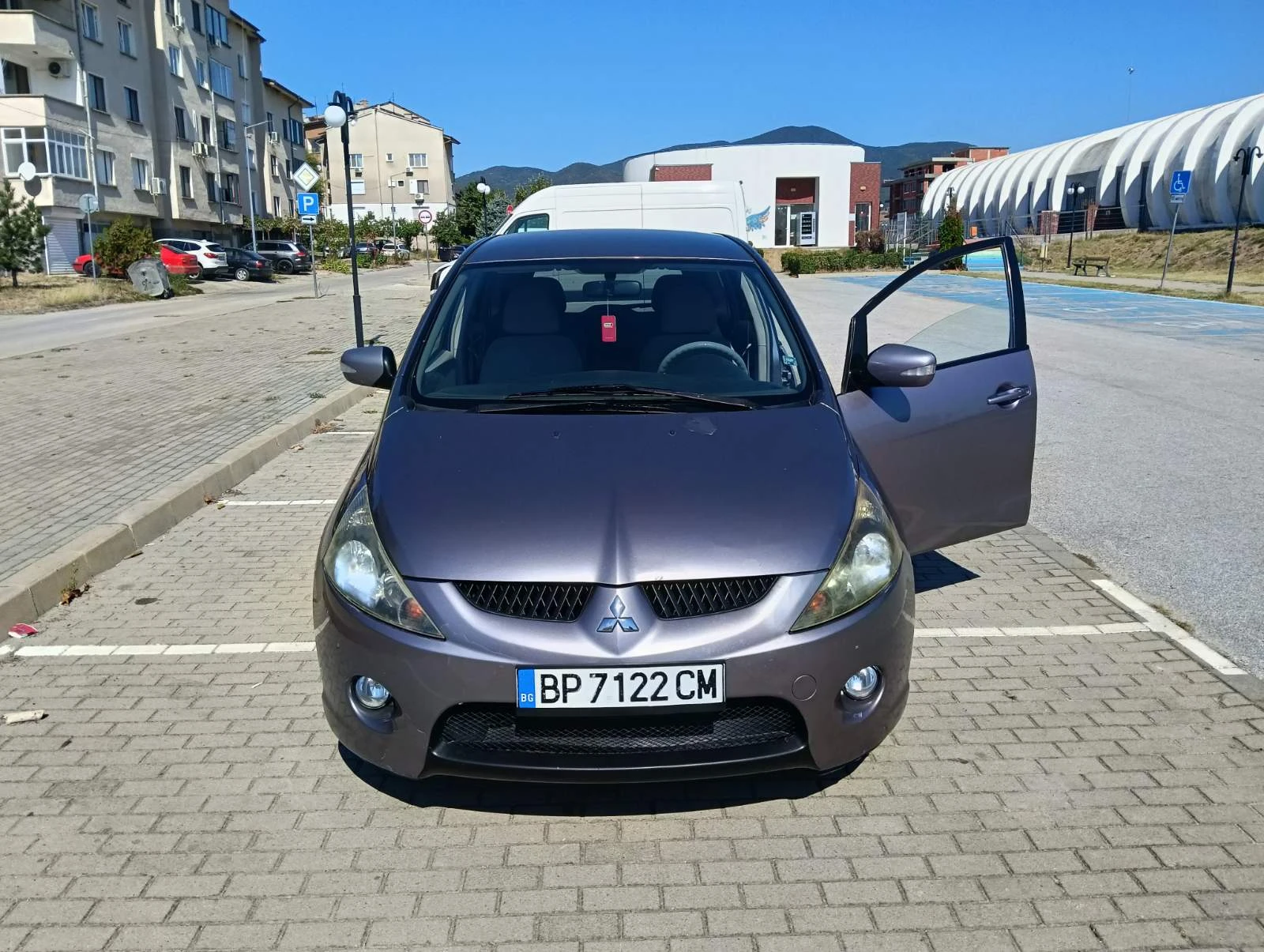 Mitsubishi Grandis 2.4 с ГАЗ, снимка 6 - Автомобили и джипове - 56201902