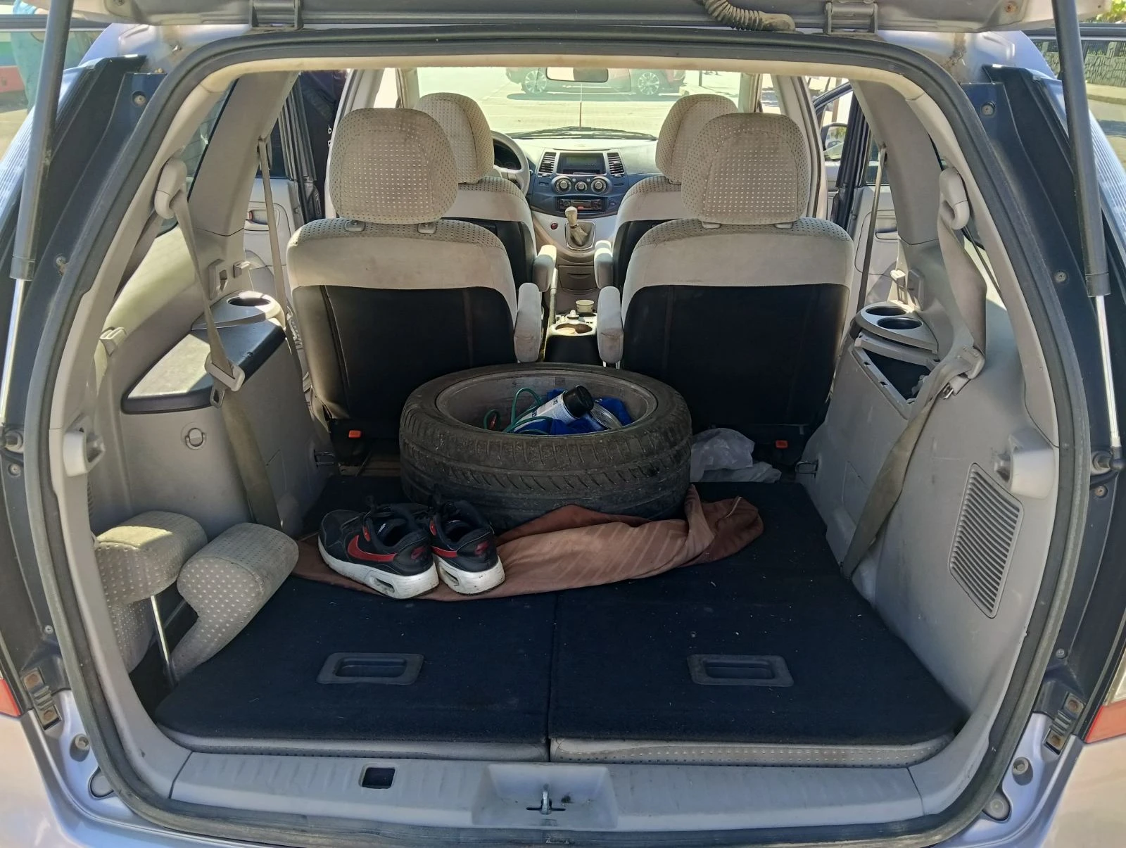Mitsubishi Grandis 2.4 с ГАЗ, снимка 13 - Автомобили и джипове - 56201902