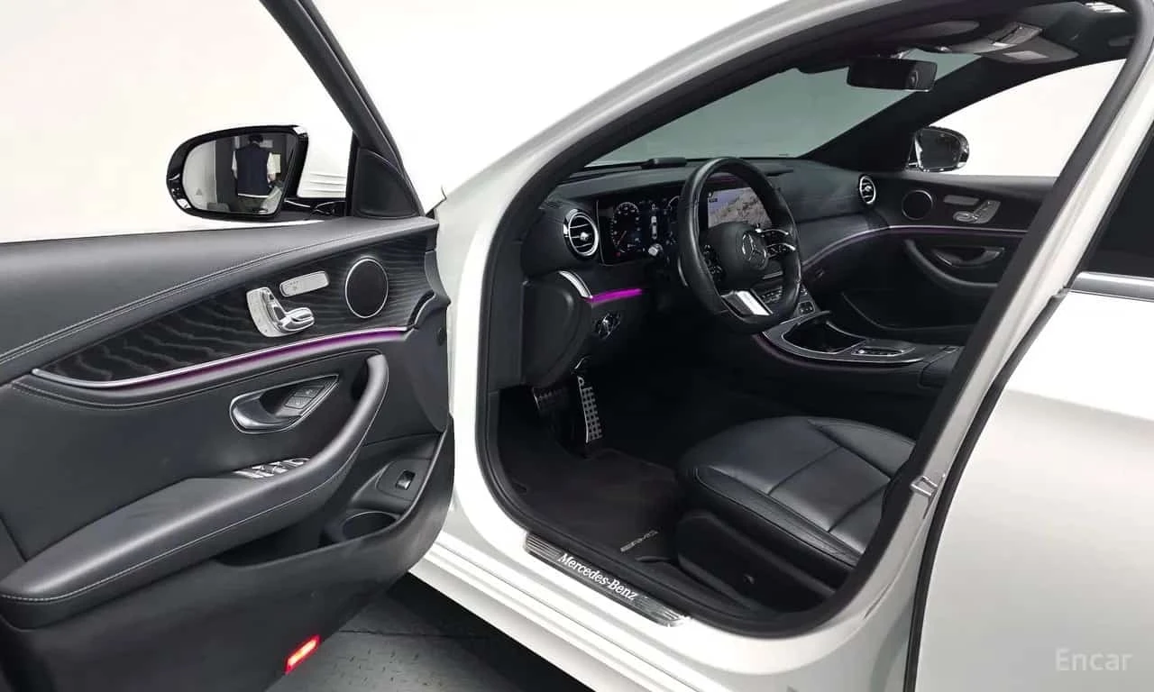Mercedes-Benz E 220 * E220d 4MATIC AMG Line * 360 * HUD * ШИБИДАХ * , снимка 6 - Автомобили и джипове - 56317815