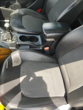 Hyundai IX35 БЕНЗИН 2.0 163к.с. АВТОПИЛОТ КЛИМАТРОНИК ПОДГРЕВ , снимка 9