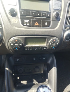 Hyundai IX35 БЕНЗИН 2.0 163к.с. АВТОПИЛОТ КЛИМАТРОНИК ПОДГРЕВ , снимка 9