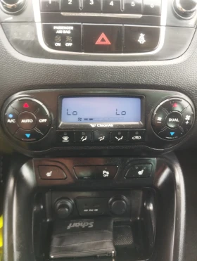 Hyundai IX35 БЕНЗИН 2.0 163к.с. АВТОПИЛОТ КЛИМАТРОНИК ПОДГРЕВ , снимка 12