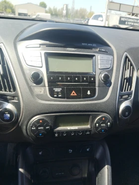 Hyundai IX35 БЕНЗИН 2.0 163к.с. АВТОПИЛОТ КЛИМАТРОНИК ПОДГРЕВ , снимка 8