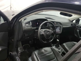 VW Tiguan HIGHLINE/CARFAX/ПАНОРАМА/ПОДГРЕ/ПАМЕТ/ДИГ.КМ., снимка 10
