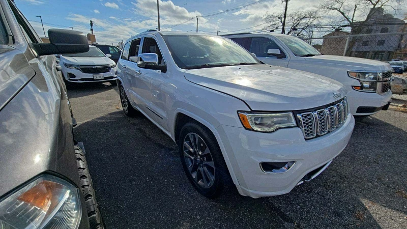 Jeep Grand cherokee OVERLAND 3.6 Обдух* Пано* Keyless* Камера* , снимка 1 - Автомобили и джипове - 47854893