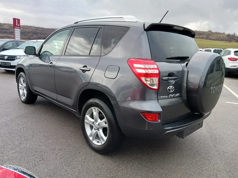 Toyota Rav4 2.2 D4D 150к.с KEYLESS, снимка 6 - Автомобили и джипове - 48295007