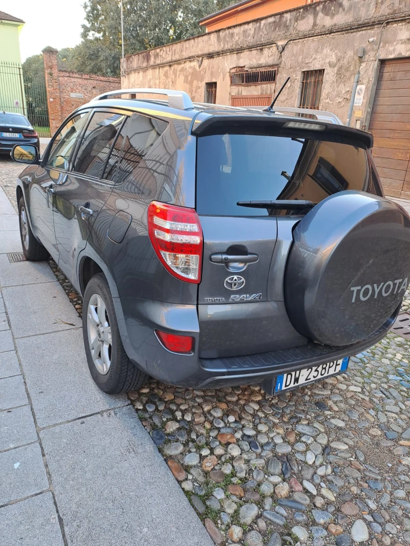 Toyota Rav4 2.2 D4D 150к.с KEYLESS, снимка 15 - Автомобили и джипове - 48295007