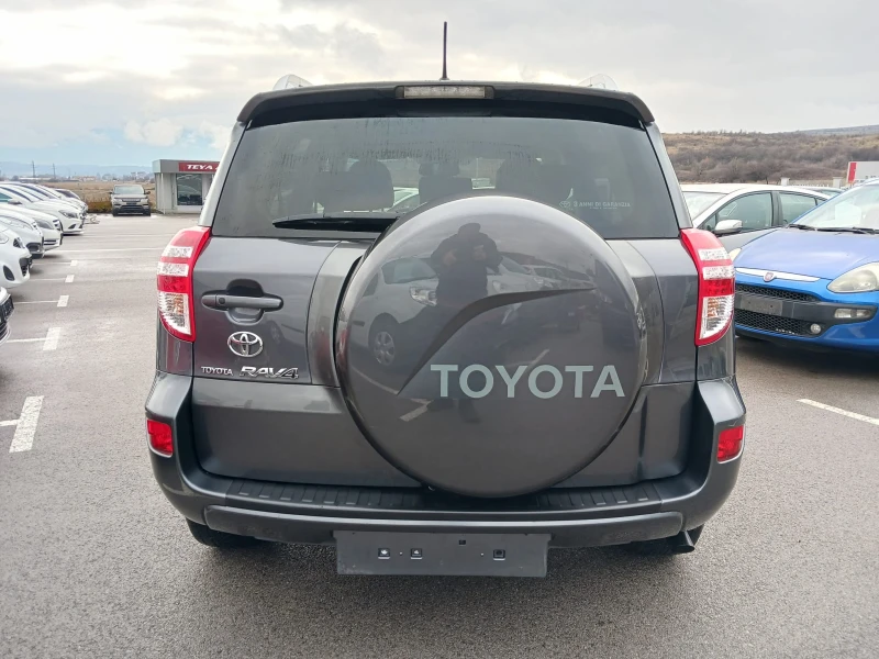 Toyota Rav4 2.2 D4D 150к.с KEYLESS, снимка 5 - Автомобили и джипове - 48295007