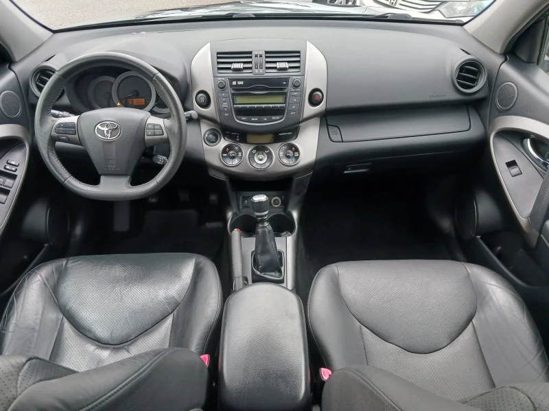 Toyota Rav4 2.2 D4D 150к.с KEYLESS, снимка 8 - Автомобили и джипове - 48295007